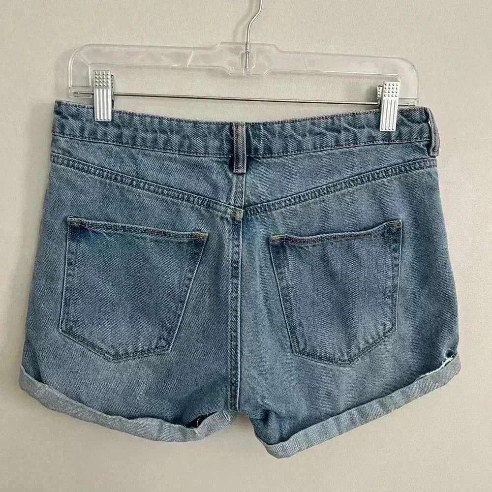 Perfect Jean Shorts. Regular waist. - Picture 2 of 5